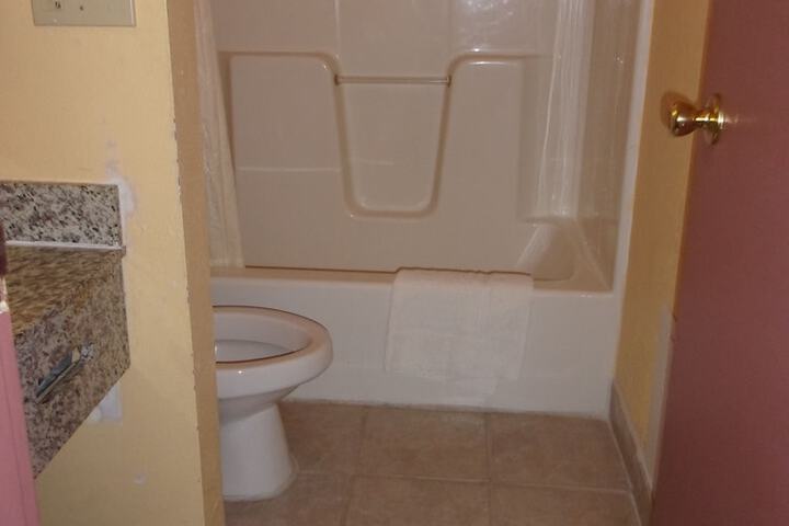 Econo Lodge Kent - Akron West