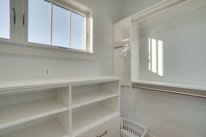 2 Mi to Town: Castle Rock Retreat w / Fireplace!