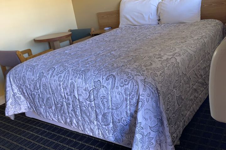 Room 14 of 16