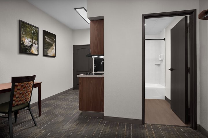 The Suites Hotel at Waterfront Plaza