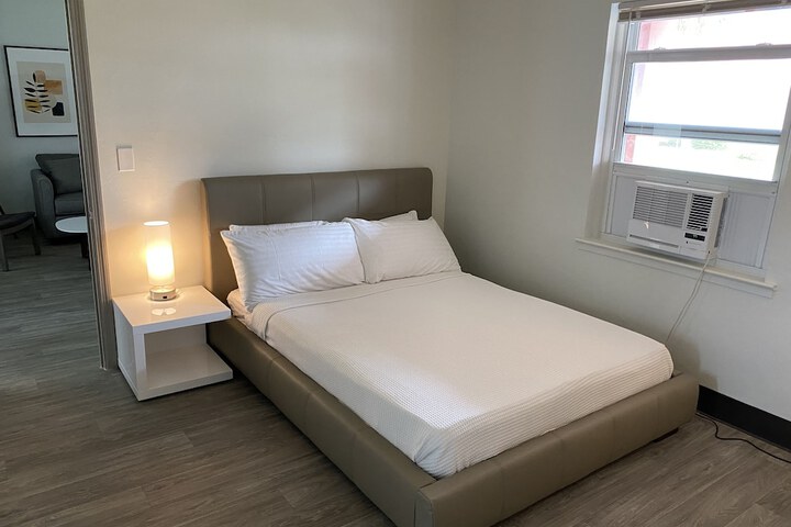 Room 27 of 81