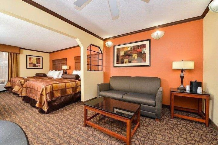 Room 12 of 18