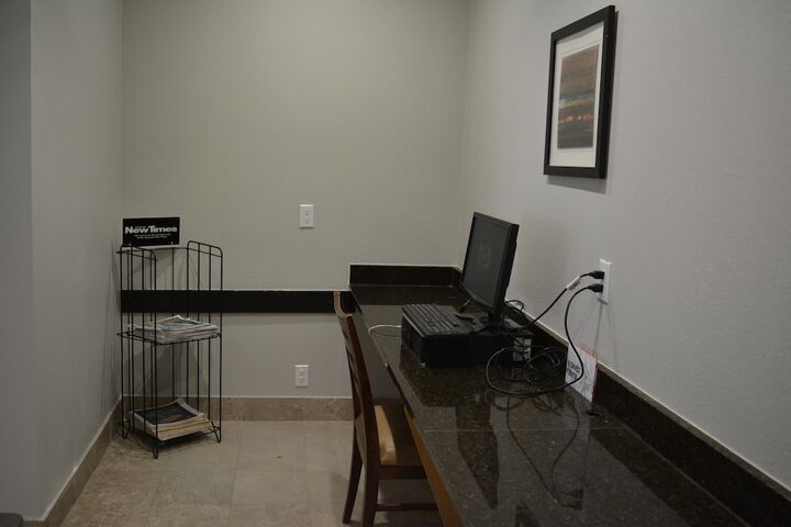 Business Center 52 of 53