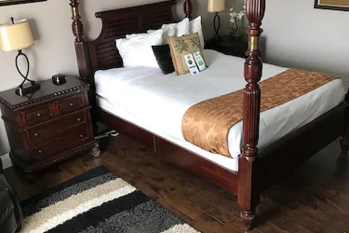 Room 18 of 85