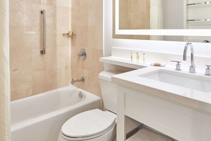DoubleTree by Hilton Torrance - South Bay