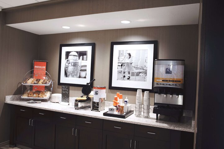 Hampton Inn & Suites Des Moines / Urbandale