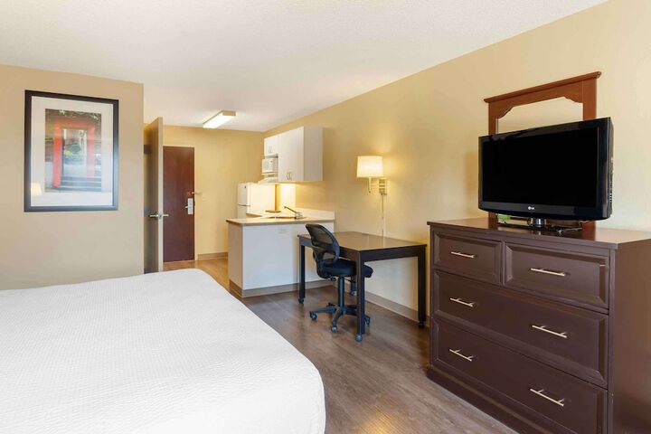 Room 30 of 36