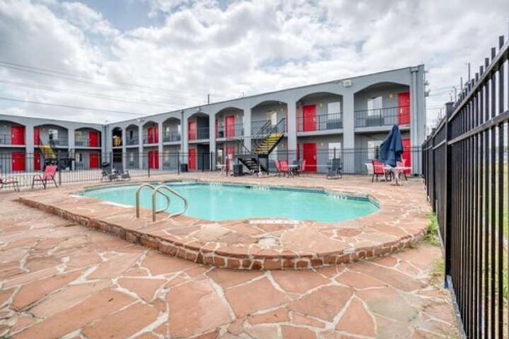 Pool 6 of 32