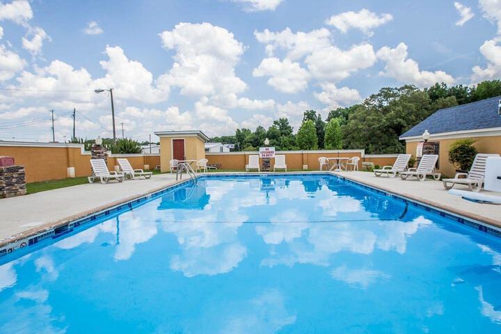 Pool 9 of 37