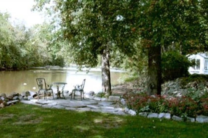 THE RIVERS EDGE EXECUTIVE SUITES