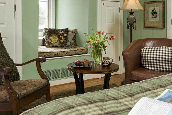 Inn at Huntingfield Creek