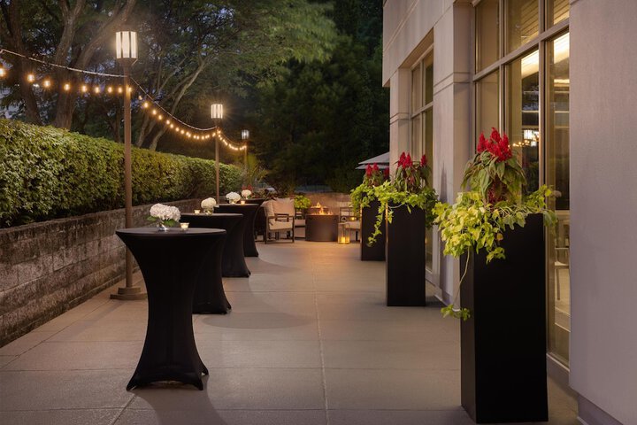 Embassy Suites by Hilton Detroit Troy Auburn Hills