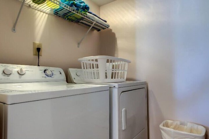 Laundry 20 of 23