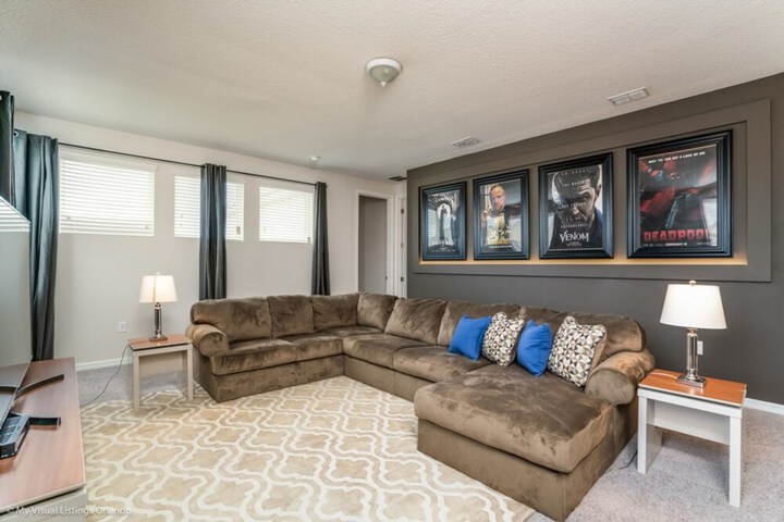 Room 33 of 50