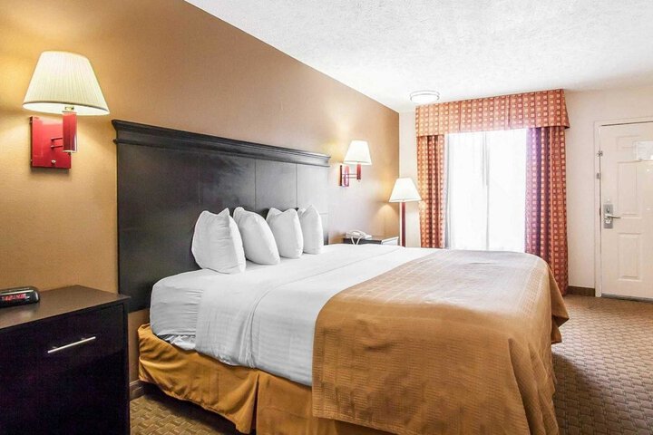 Room 20 of 32