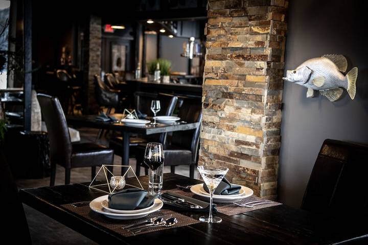 Dining 76 of 137