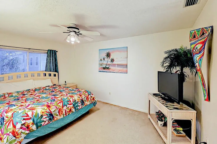 700 Gulf Blvd Townhouse #17 - 2 Br townhouse by RedAwning
