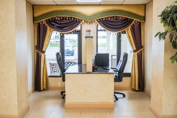 Business Center 94 of 100