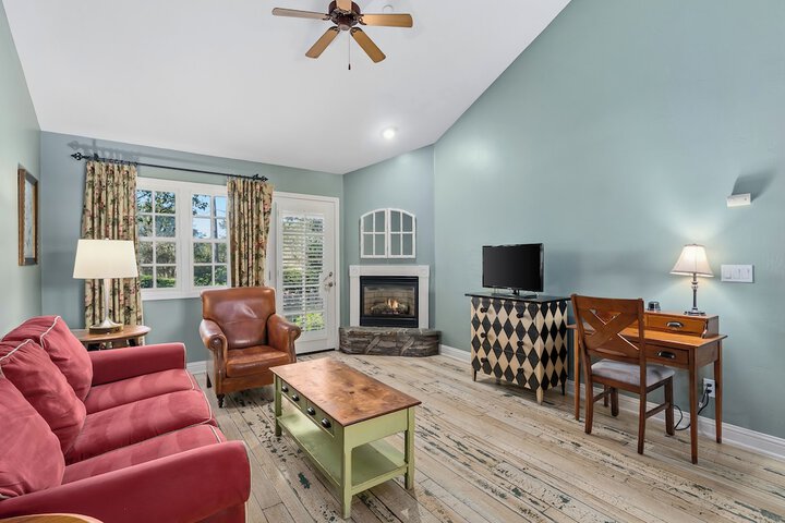 Cambria Pines Lodge