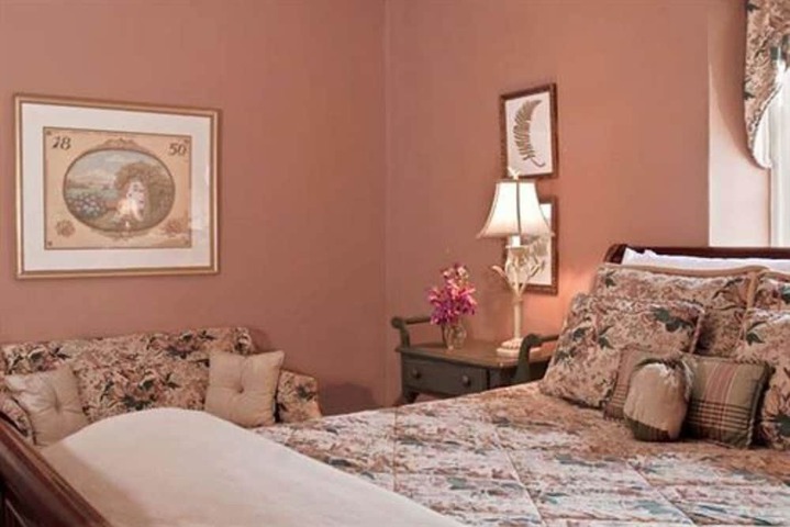 Room 32 of 74