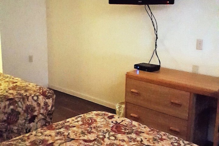 Room 27 of 40