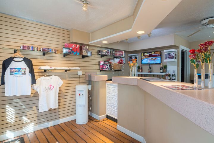 Gift Shop 58 of 63