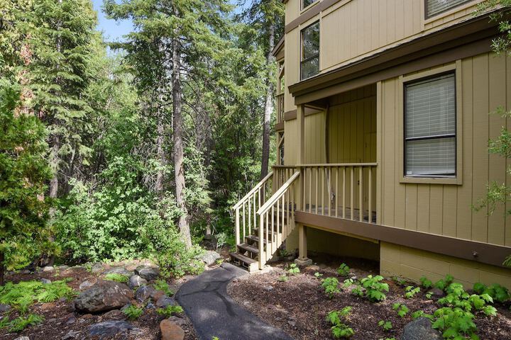 Enjoy Forest Views Retreat at Kingswood Village!