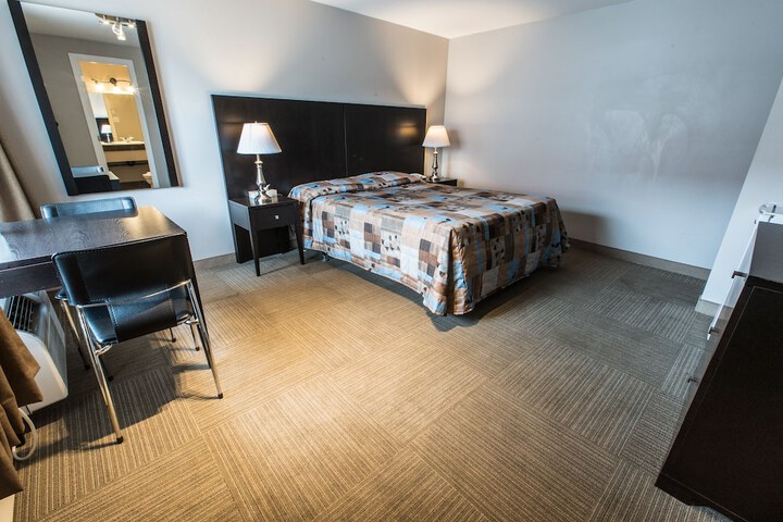 Falcon Motel Brossard