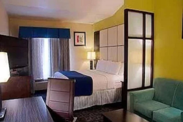 Room 8 of 29