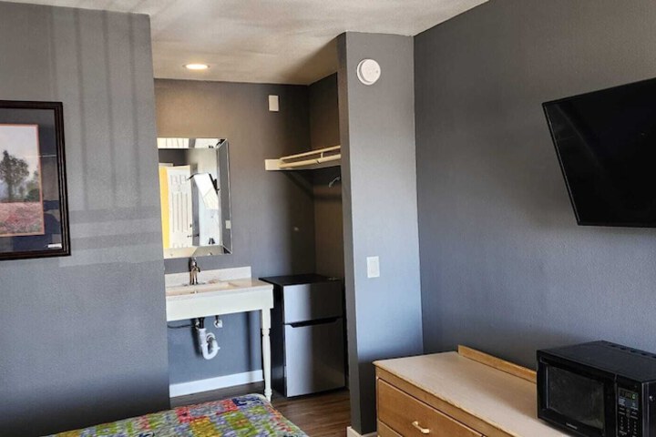 Room 17 of 21