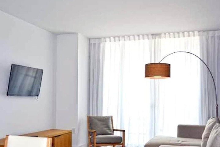Room 52 of 96
