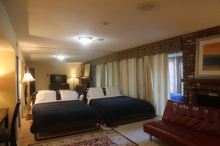 Room 11 of 33
