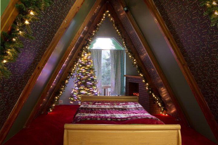 Room 42 of 77