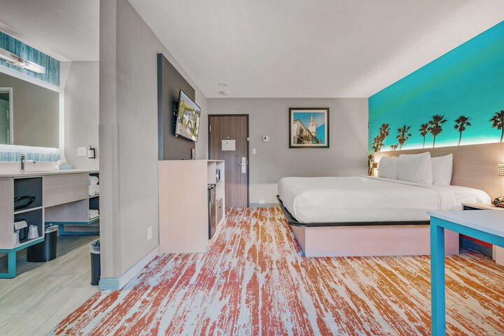 Room 46 of 82
