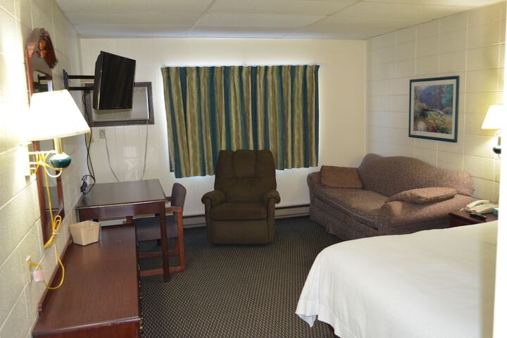 Room 10 of 37