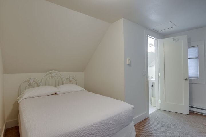 Room 96 of 231