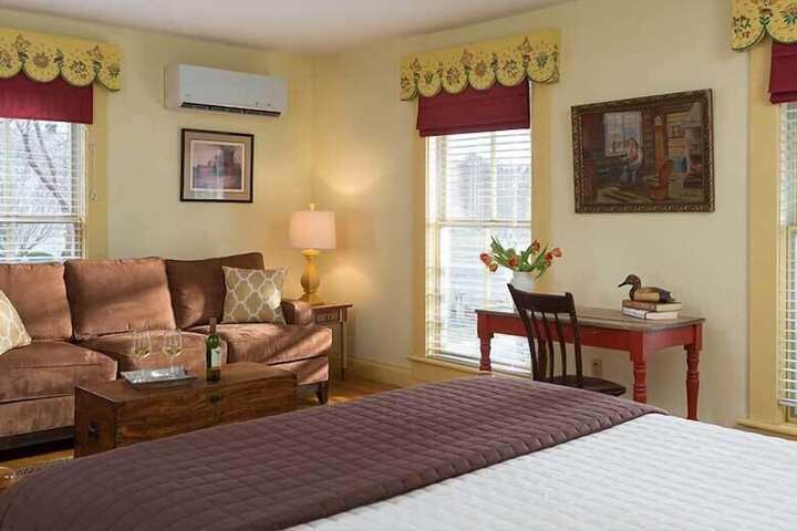 Room 22 of 103