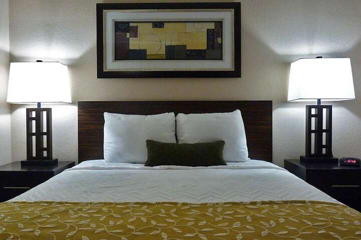 Room 12 of 22