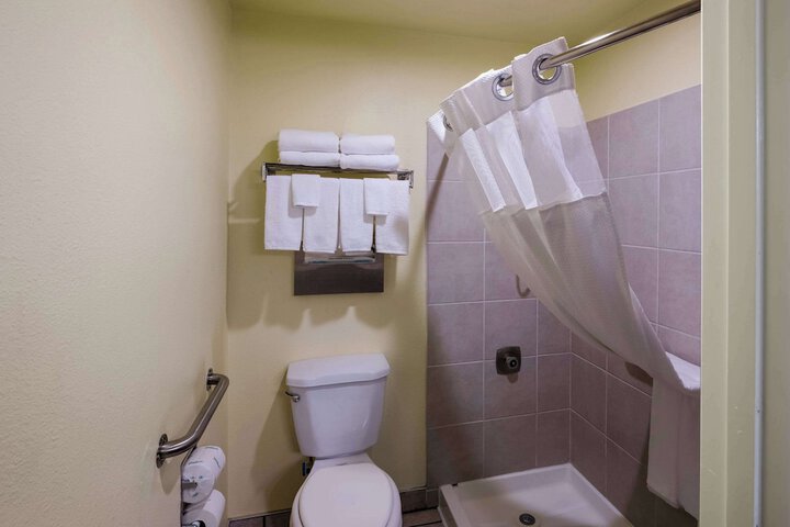 Room 14 of 37