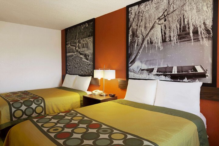 Room 8 of 20