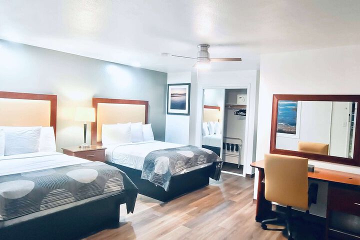 Room 17 of 40
