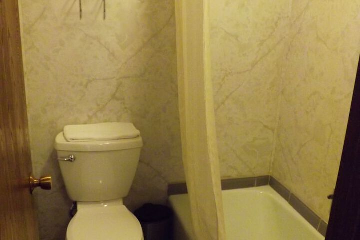 Room 23 of 47