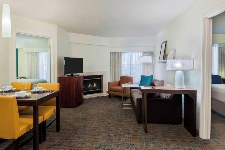 Room 8 of 22