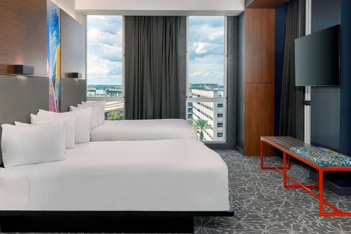 Room 25 of 72