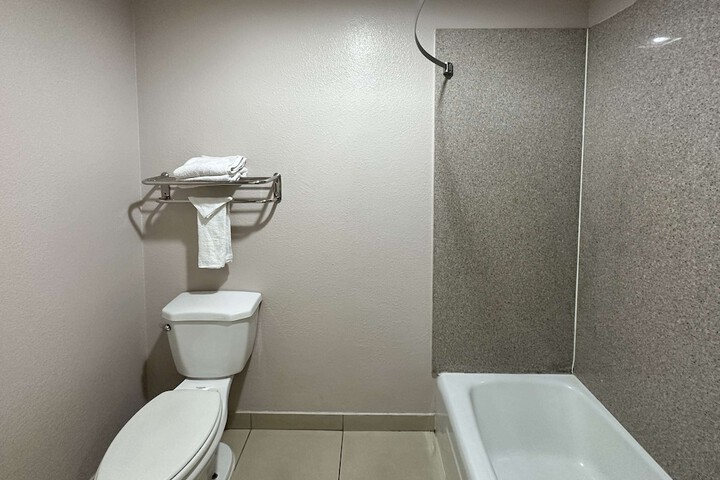 Room 7 of 25