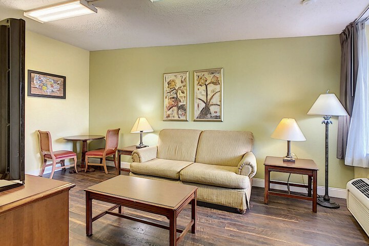 Room 15 of 19