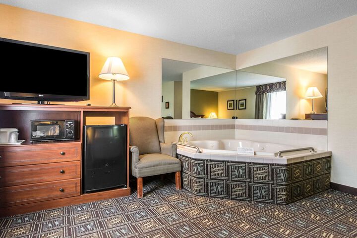 Comfort Inn Weirton - Steubenville