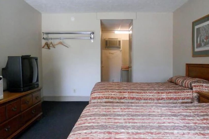 Room 9 of 9