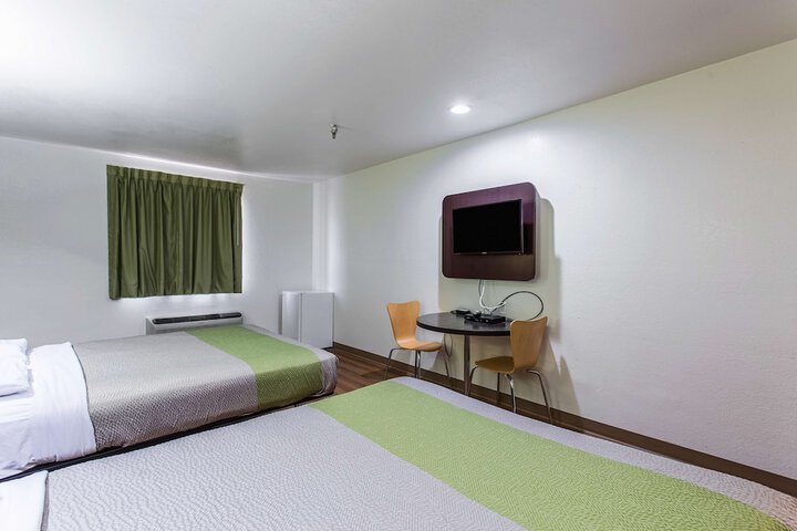 Room 22 of 48