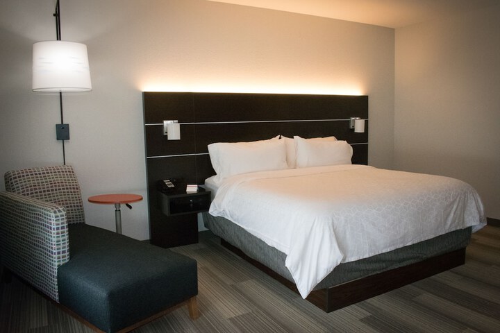 Room 19 of 38